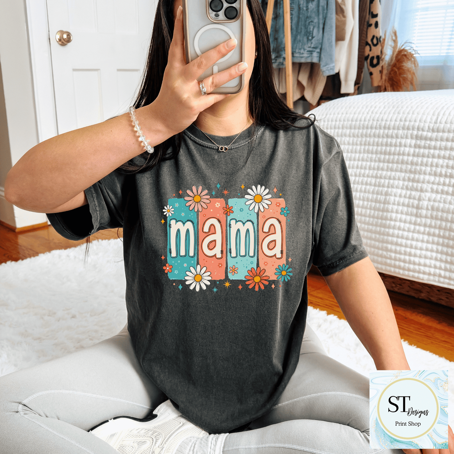 Retro Floral Mama Design