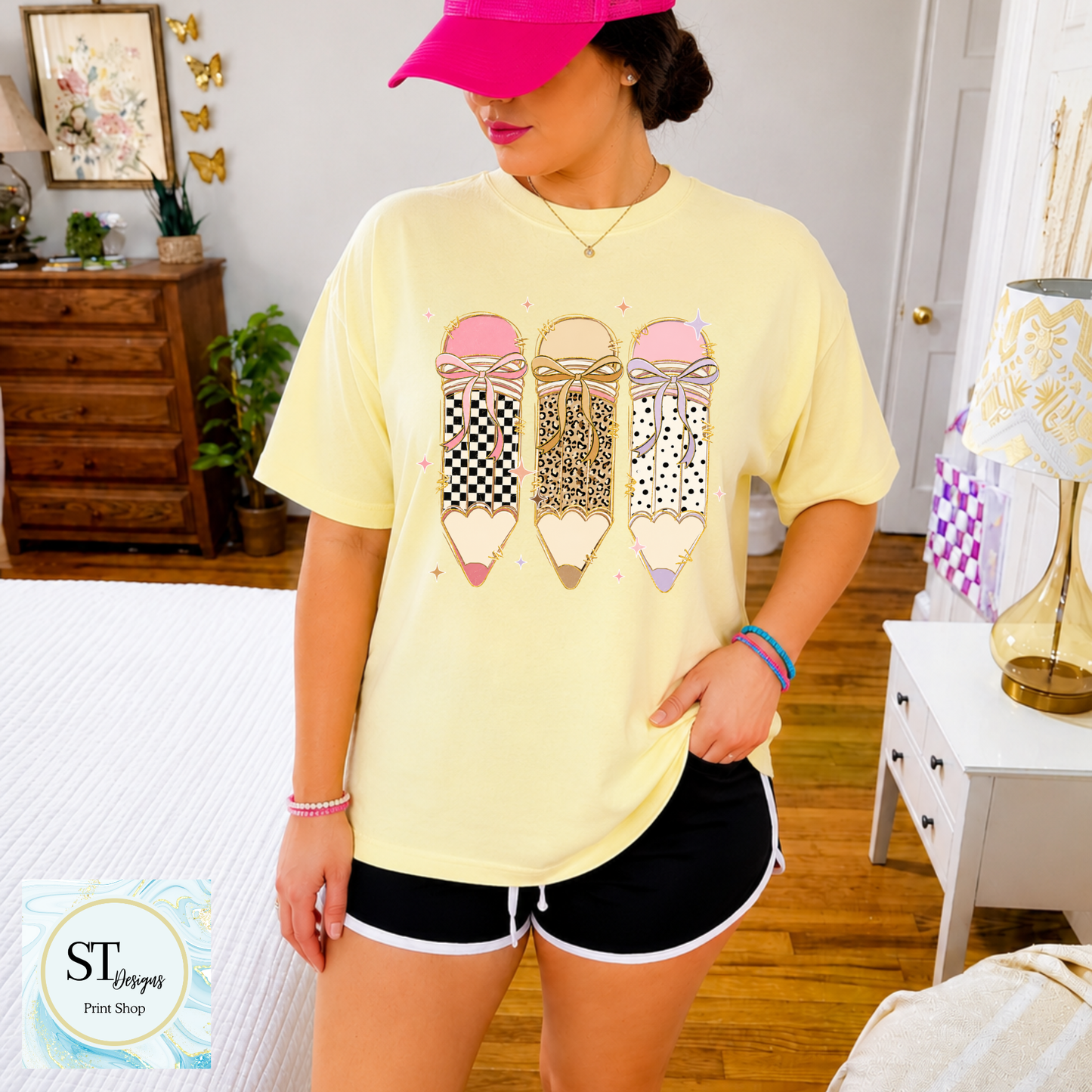 Coquette Pencil Teacher Shirt | Cute Teacher Graphic Tee | Back to School Teacher T-Shirt | Teacher Gift