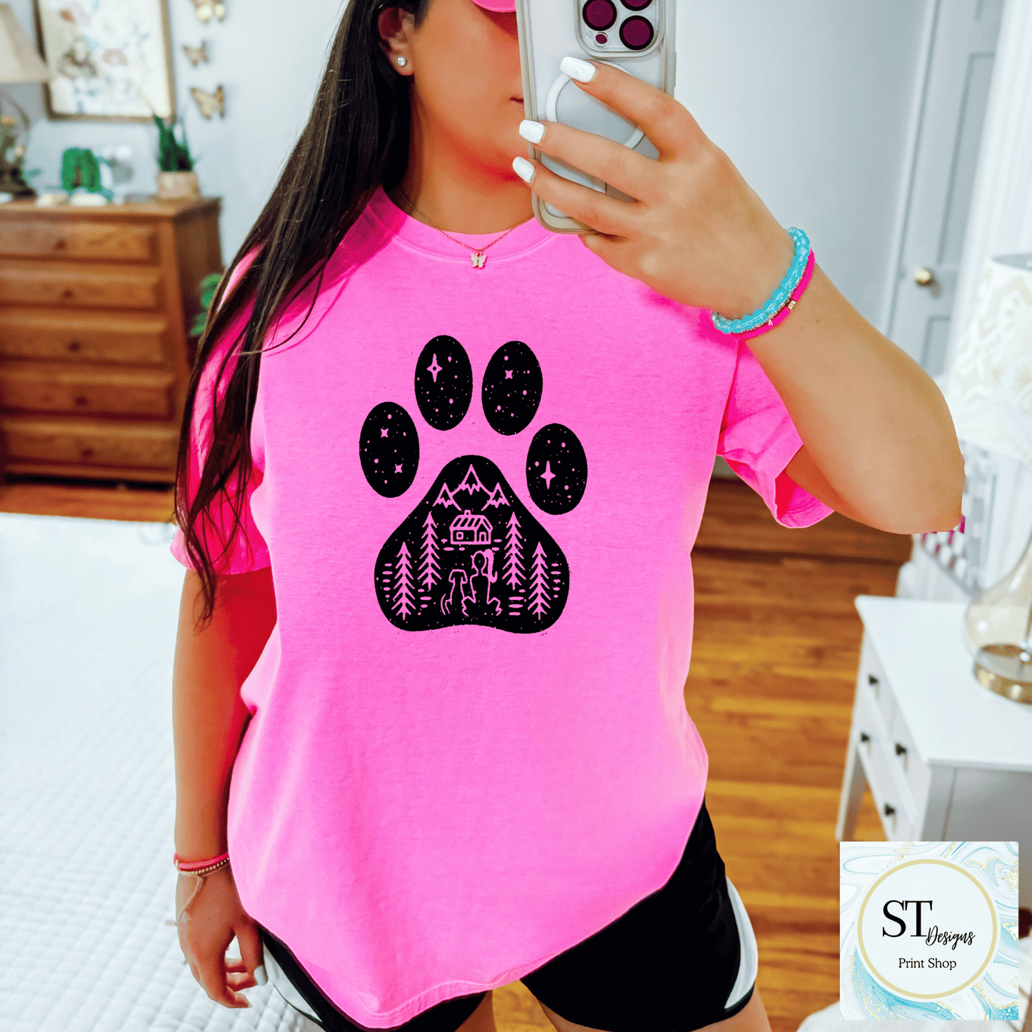 Mountain Dog Paw Print